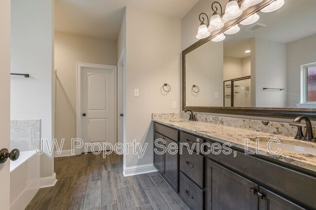 Building Photo - 612 Claiborne Trails Dr