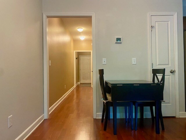 Building Photo - 2310 Elliott Ave