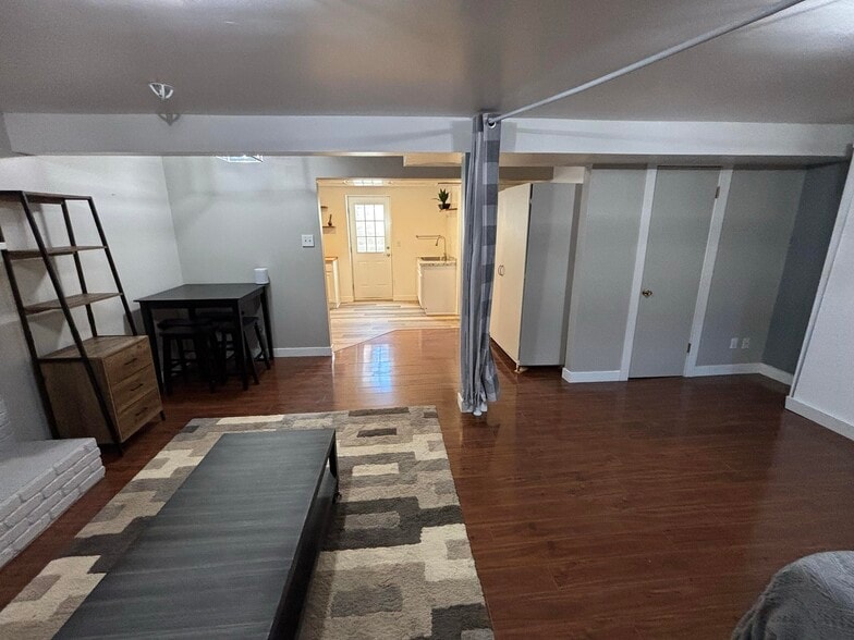 Building Photo - 2631 S Zurich Ct