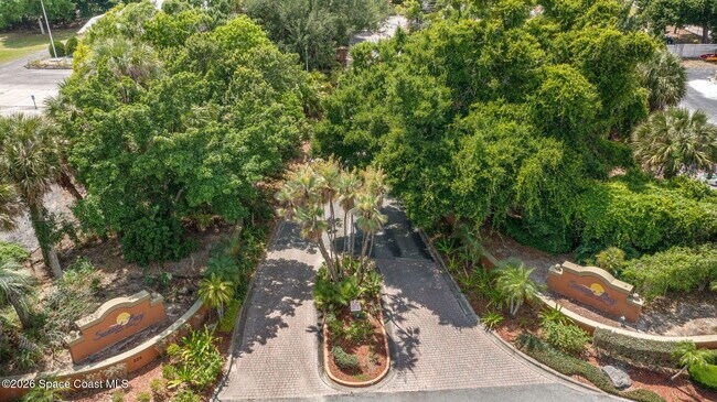 Building Photo - 225 S Tropical Trail