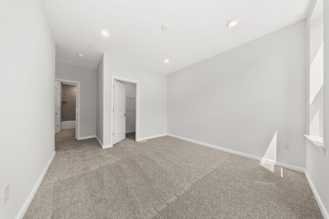 Building Photo - 500 Willow St