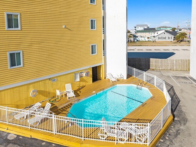 Building Photo - 302 Canal Dr