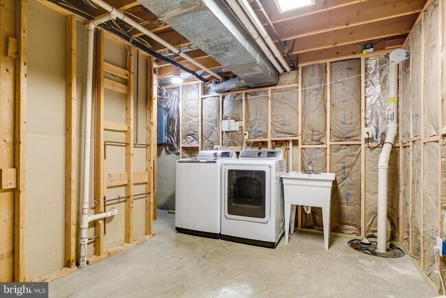 Building Photo - 7107 Dudrow Ct