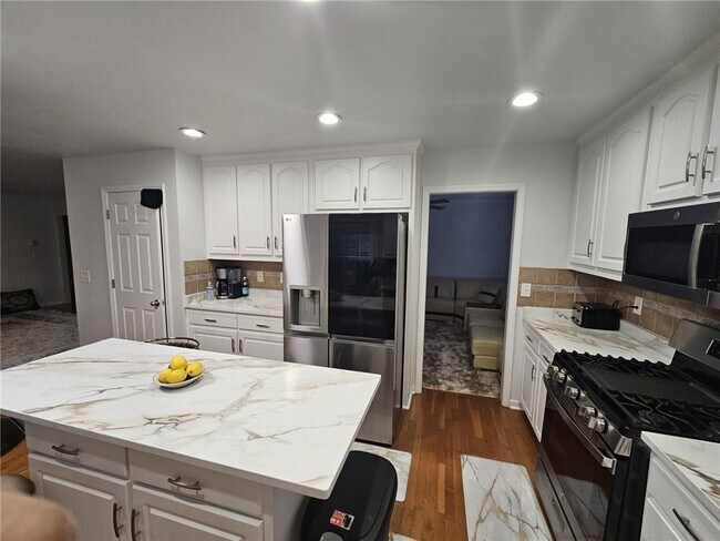 Building Photo - 480 Glenns Farm Way