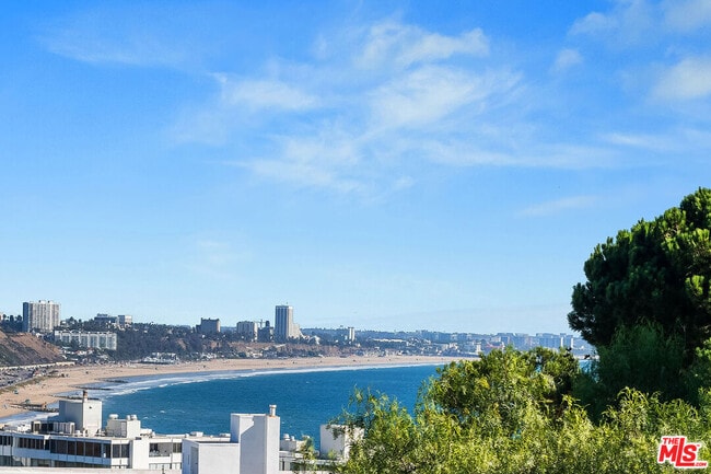 Building Photo - 17390 Tramonto Dr