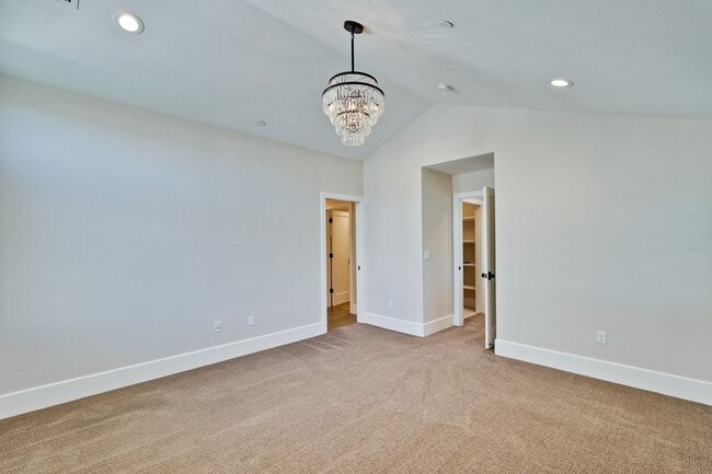 Building Photo - Modern Living in the Heart of Downtown Cam...