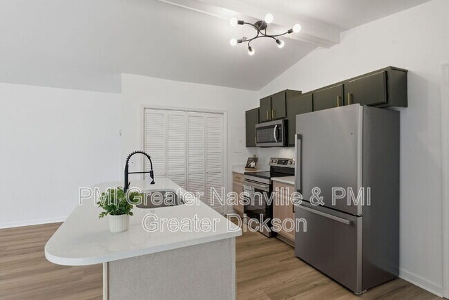 Building Photo - 3051 Casa Dr