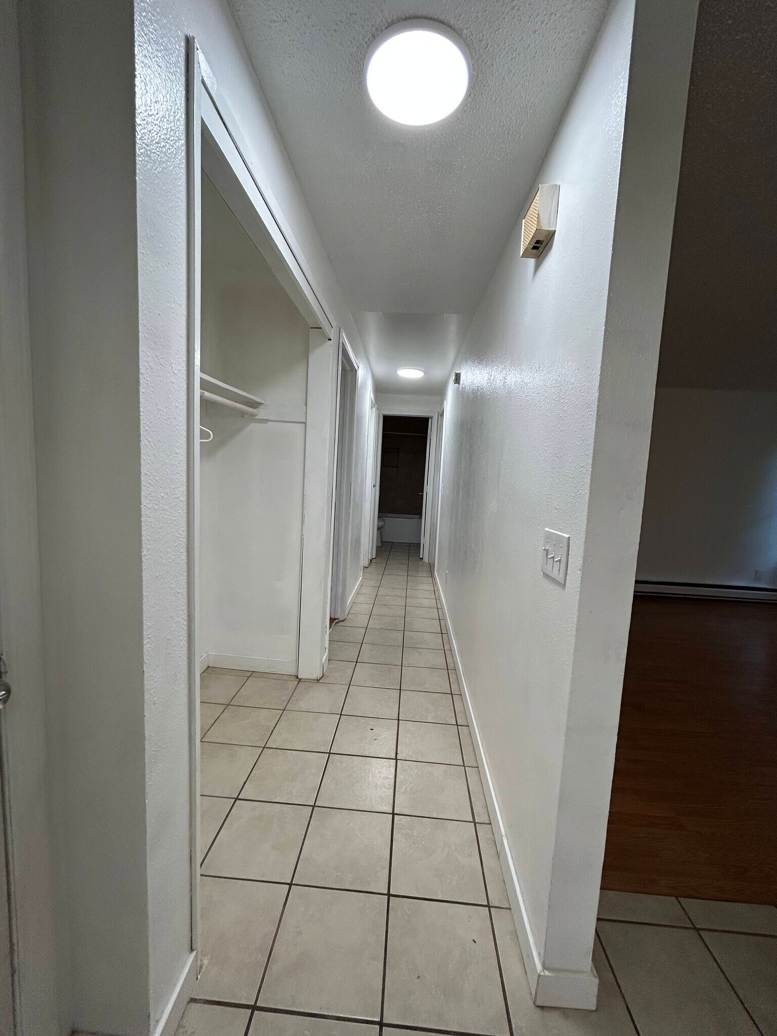 Building Photo - 4401 Saratoga Pl NE