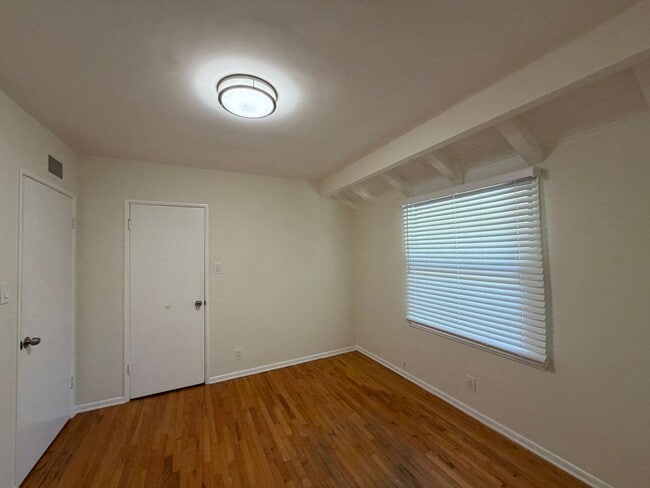 Building Photo - Newly Rehabbed Charming 3 Bed 2 Bath Home ...