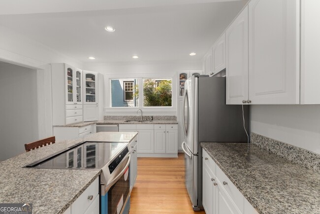 Building Photo - 374 8th St NE