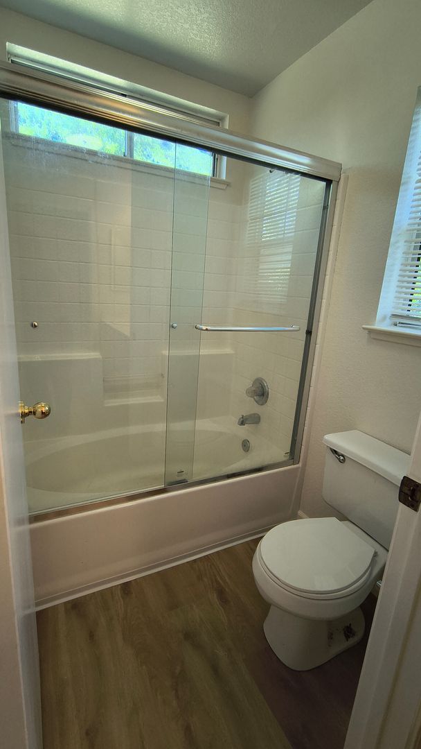 Building Photo - Brand New Flooring and FRESH Paint - SPACIOUS 3 BEDROOM HOUSE IN LIVERMORE!!!