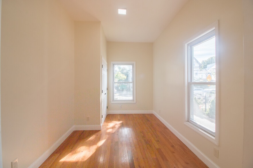 bedroom2 - 187-189 Littleton Ave