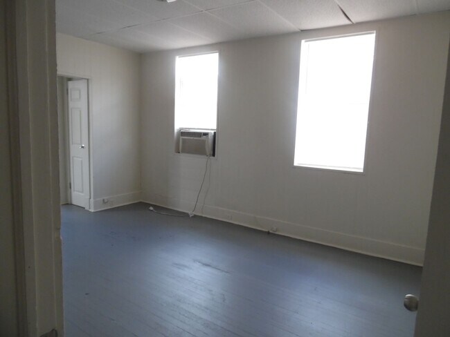 Building Photo - 1426-1430 URANIA/FELICITY