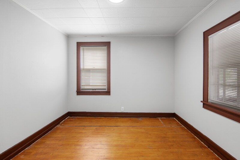Building Photo - 826 Doty St