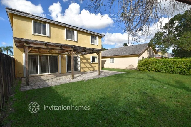 Building Photo - 14311 SW 154th Ct