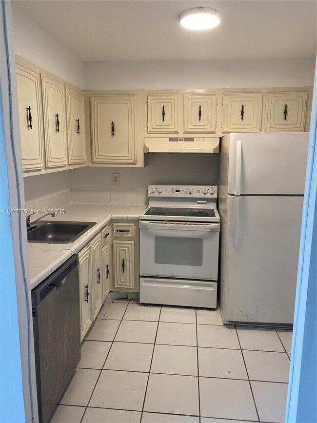 Building Photo - 486 NW 165th St