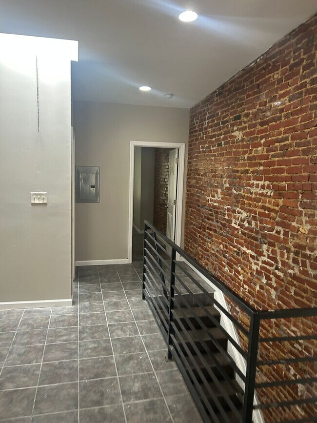 Building Photo - 3422 Braddock St