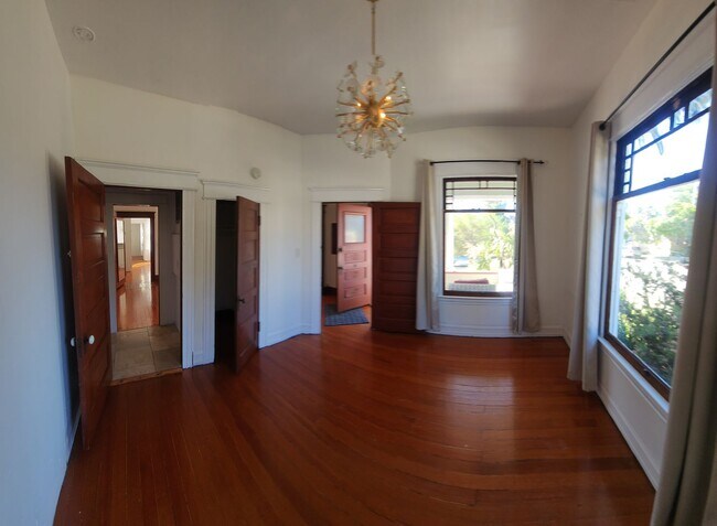 Building Photo - Islay Street  770-774