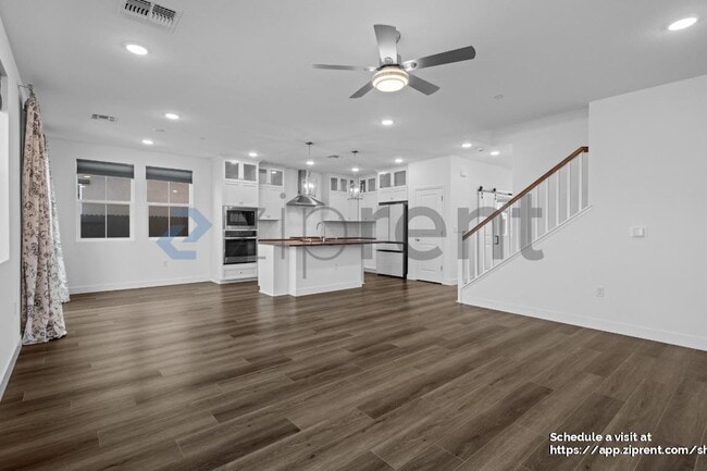 Building Photo - 15961 Mavericks Ln