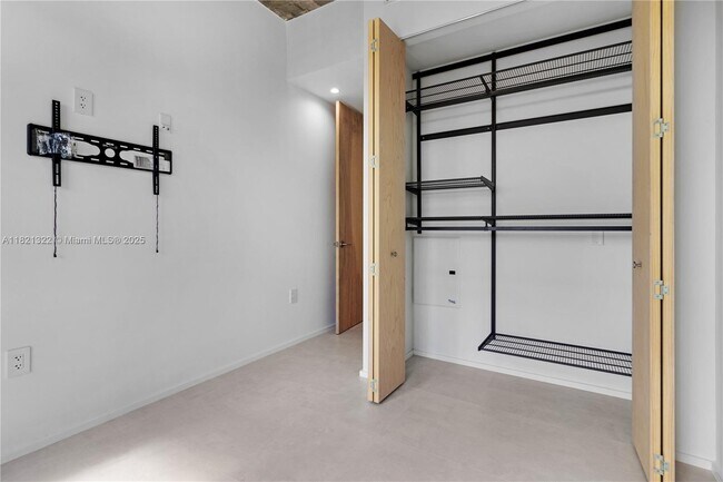 Building Photo - 4432 W Flagler St