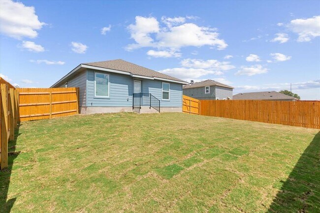Building Photo - 1122 Newey Cir