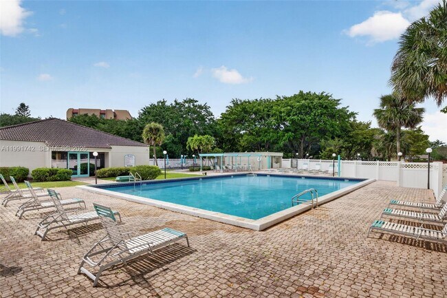 Building Photo - 3100 W Rolling Hills Cir