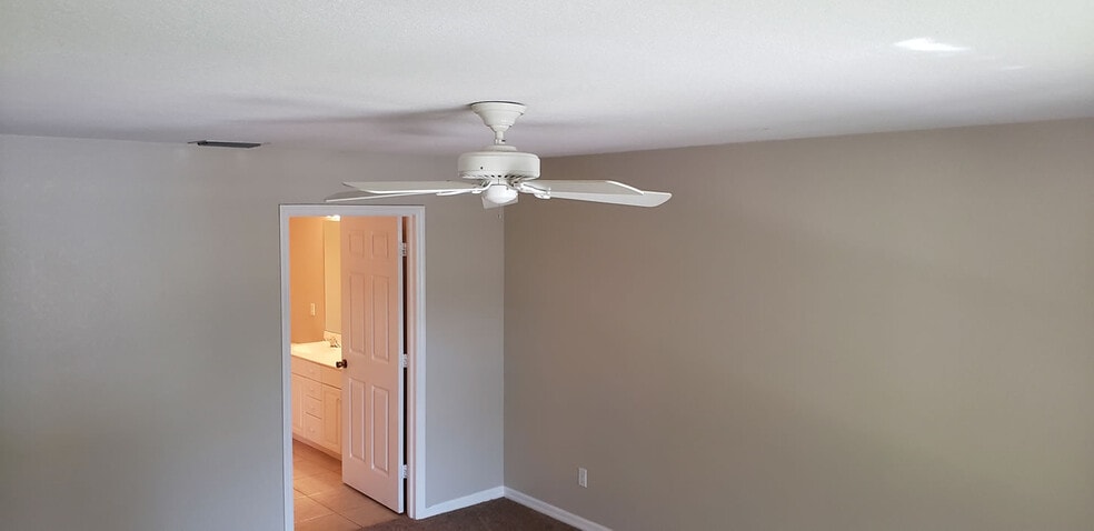 Building Photo - 12330 Notting Hill Ln