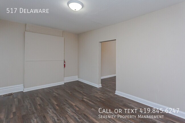 Building Photo - 517 Delaware-