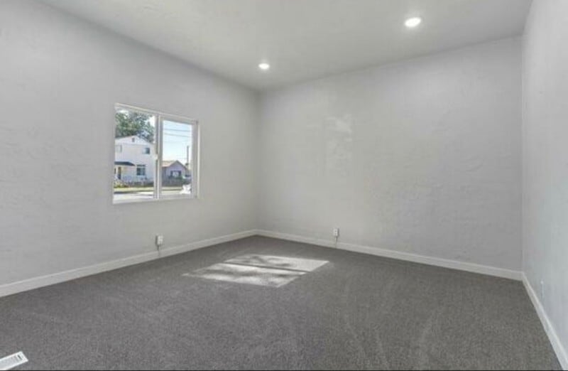 Building Photo - 322 30th St