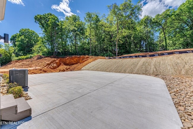 Building Photo - 3425 Garden Dr