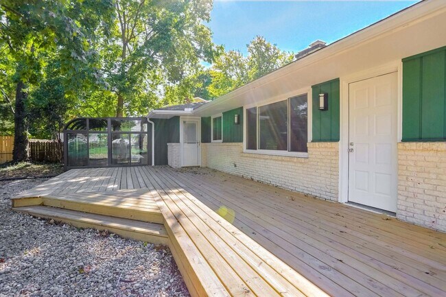 Building Photo - 1716 Georgetown Dr
