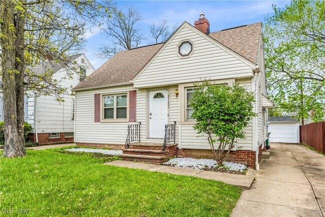 Building Photo - 21603 Hillgrove Ave