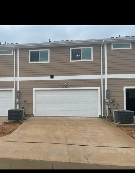 driveway - 2209 Greystone Dr