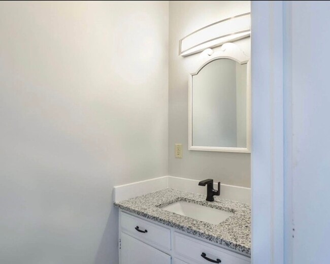 Building Photo - The Space You’ve Been Waiting For — 4 Beds, 2.5 Baths in Saginaw Township