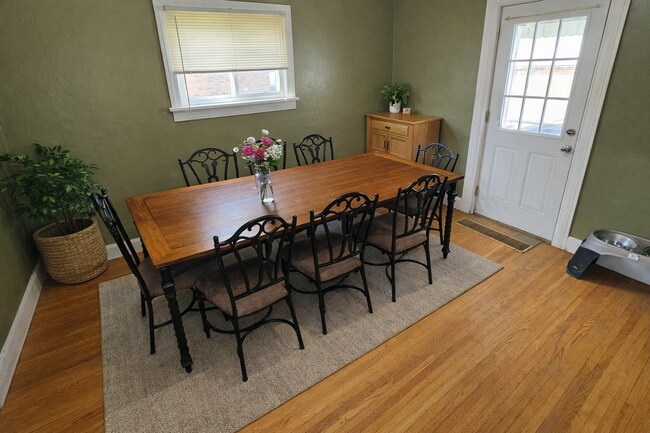 Building Photo - 3 Bedroom 1.5 Bath **Coming Soon**