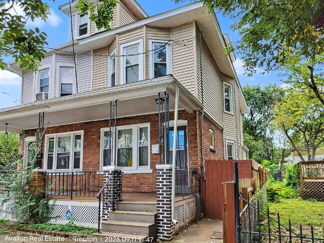 Building Photo - 1275 Hamilton Ave