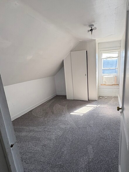 Building Photo - 477 3rd Ave NE