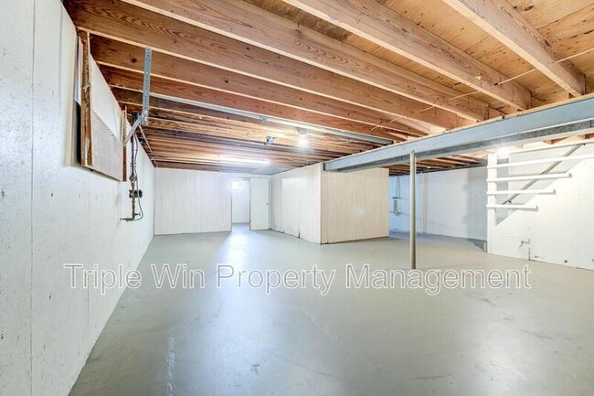 Building Photo - 2250 Spoonwood Dr