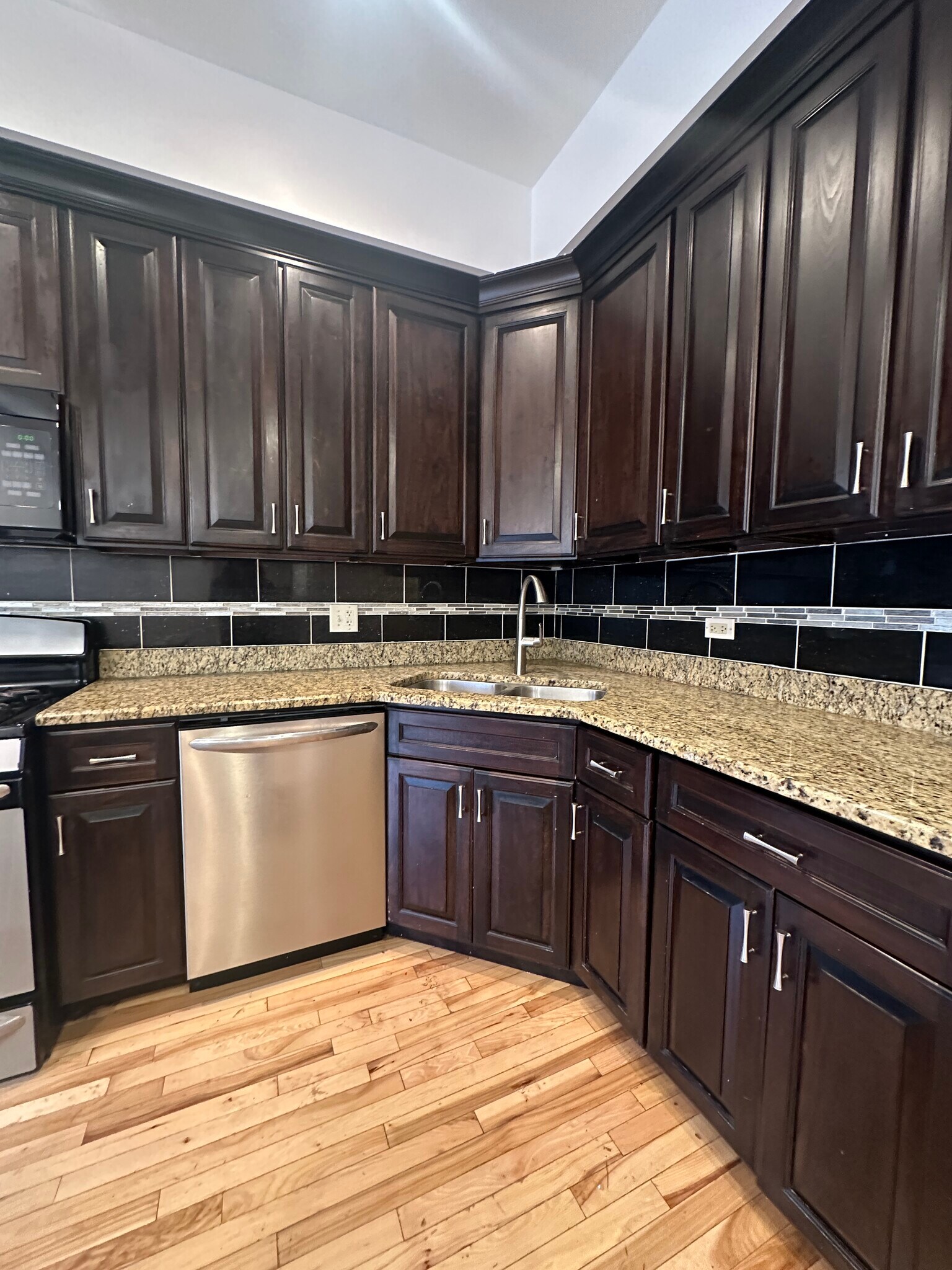 Building Photo - 3002 S Homan Ave