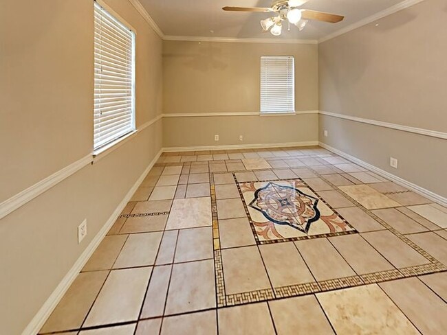 Building Photo - No Application Fees* $500 off 1st Months R...