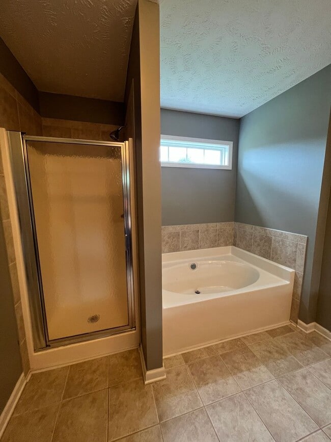 Building Photo - 4 Bed 2 Bath Raeford Home with Fenced Backyard