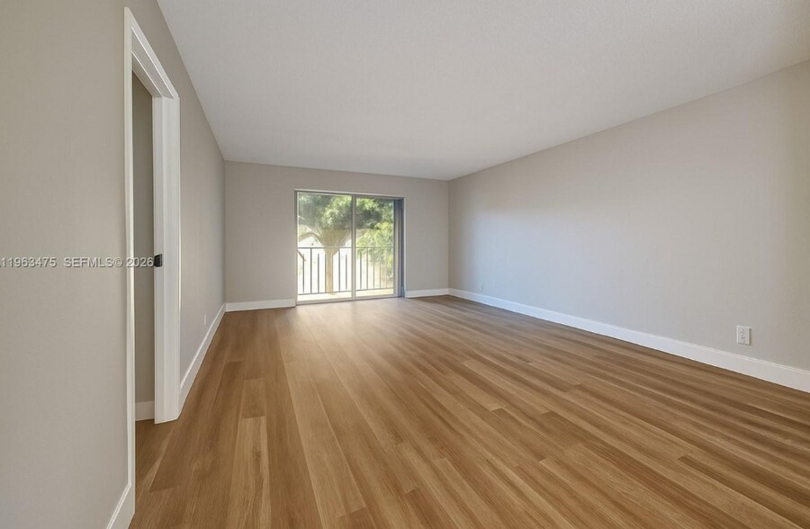 Building Photo - 333 NW 17th Ct