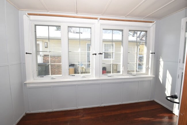 Building Photo - 1327 Corby Blvd