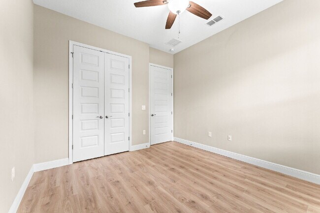 Building Photo - Spacious 4-Bedroom Home with 3 Full Baths ...
