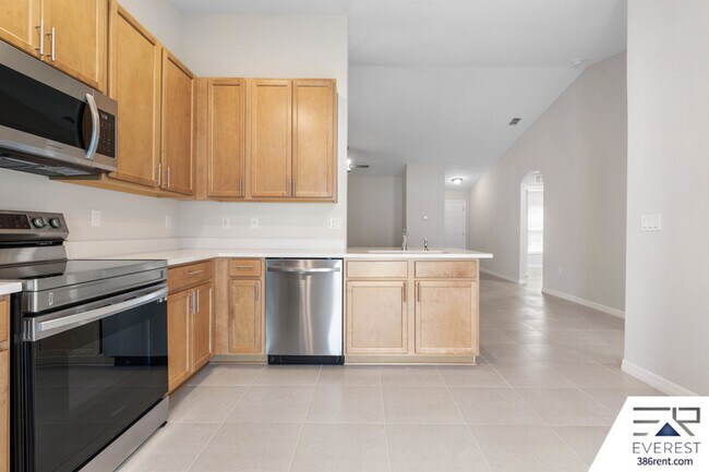Building Photo - 34 Rosepetal Ln