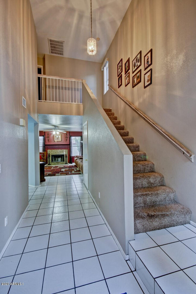 Building Photo - 7631 W Cinnabar Ave