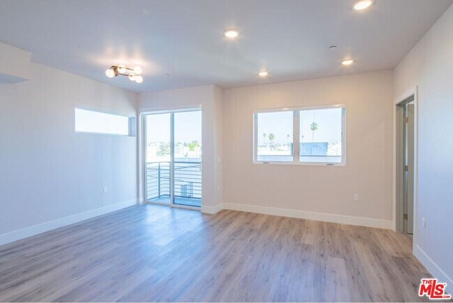 Building Photo - 3672 Jasmine Ave