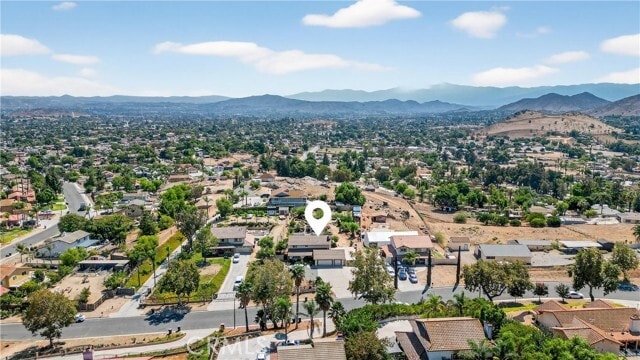 Building Photo - 10728 Valley Dr