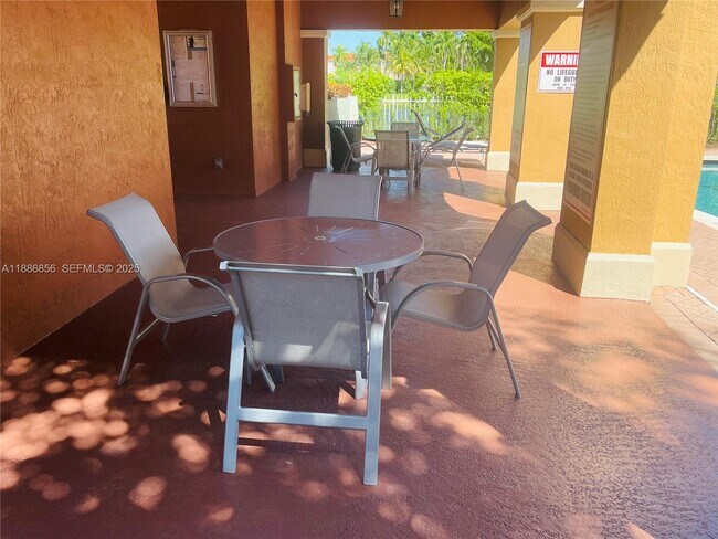 Building Photo - 11500 NW 60th Terrace