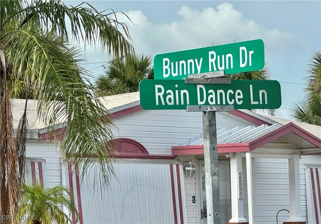 Building Photo - 3165 Bunny Run Dr